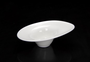 H.P Ivory / 8